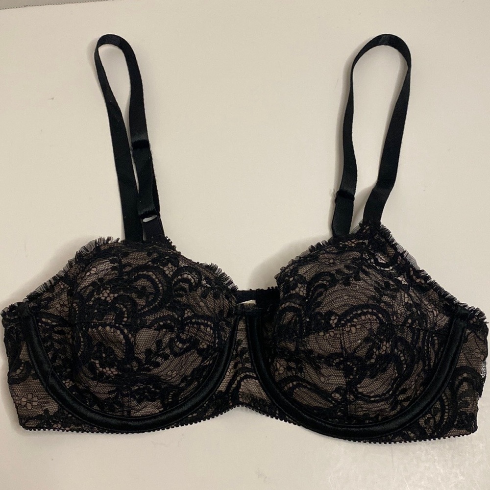 Vintage 1985 Victoria’s Secret Lace Bra – 36B